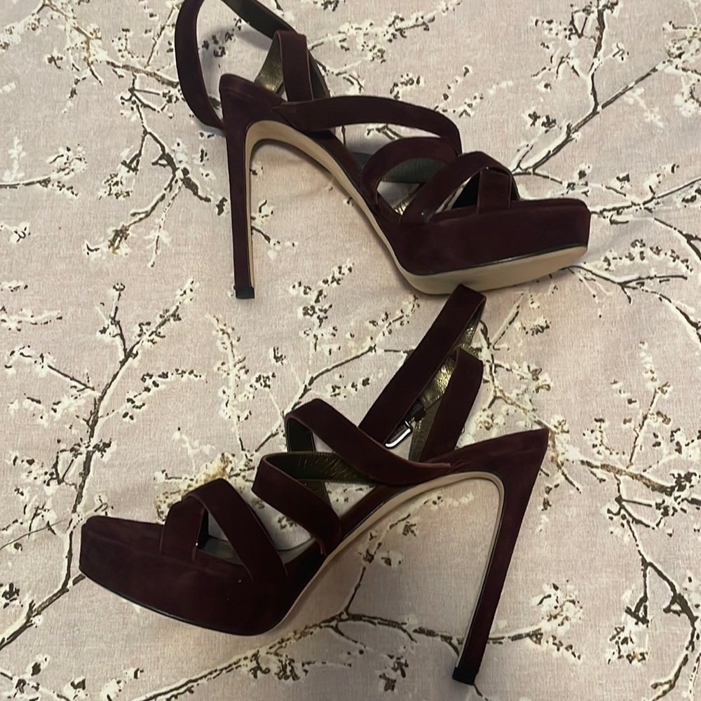 Beautiful Maroon suede strappy platform sandals size 10